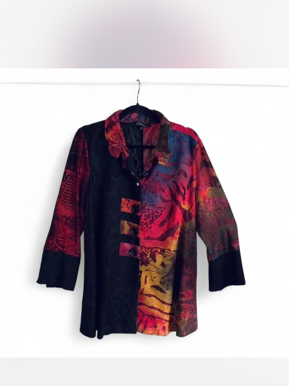Art to Wear Caleoas  size L  Black Red Gold Printed Button-Front Shirt